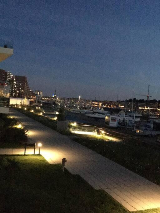 Apartament Bo Med Stil Og Udsigt Til Aarhus Lystbadehavn Zewnętrze zdjęcie