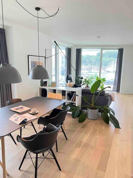 Apartament Bo Med Stil Og Udsigt Til Aarhus Lystbadehavn Zewnętrze zdjęcie
